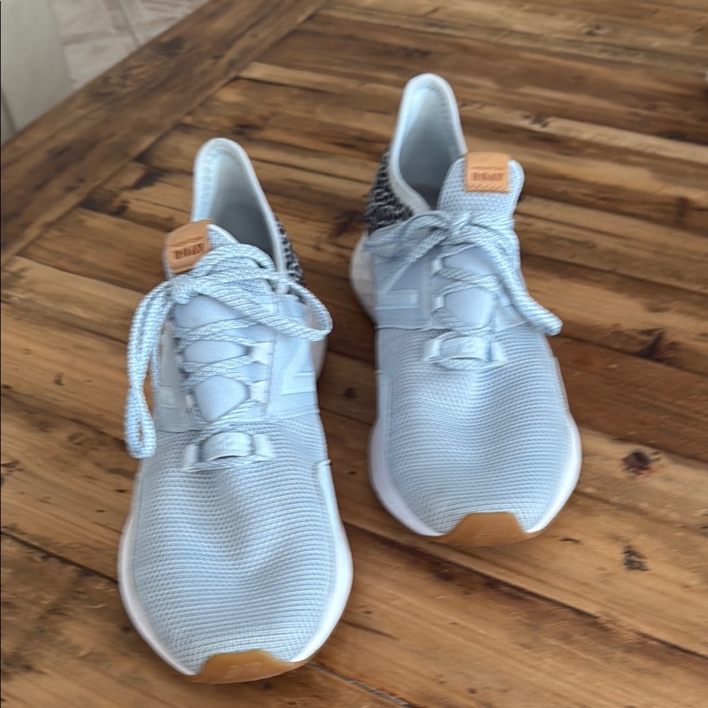 Women’s New Balance Light Blue Fresh Foam Roav Athletic Sneakers size 9.5